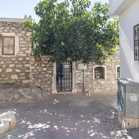Apartment 18th Century Renovated Stone House, Terrace, Free Fast Wi-fi Bodrum